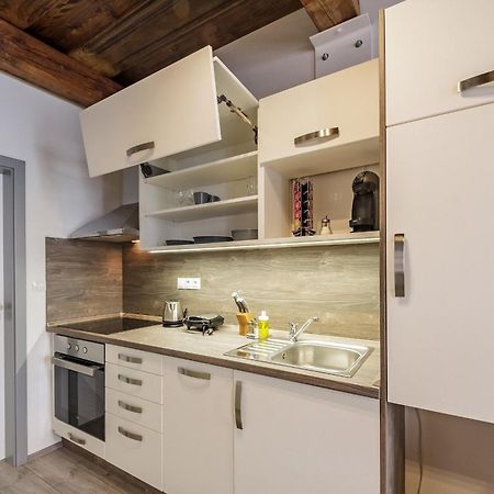 Downtown Royal Apartments Ceske Budejovice Buitenkant foto