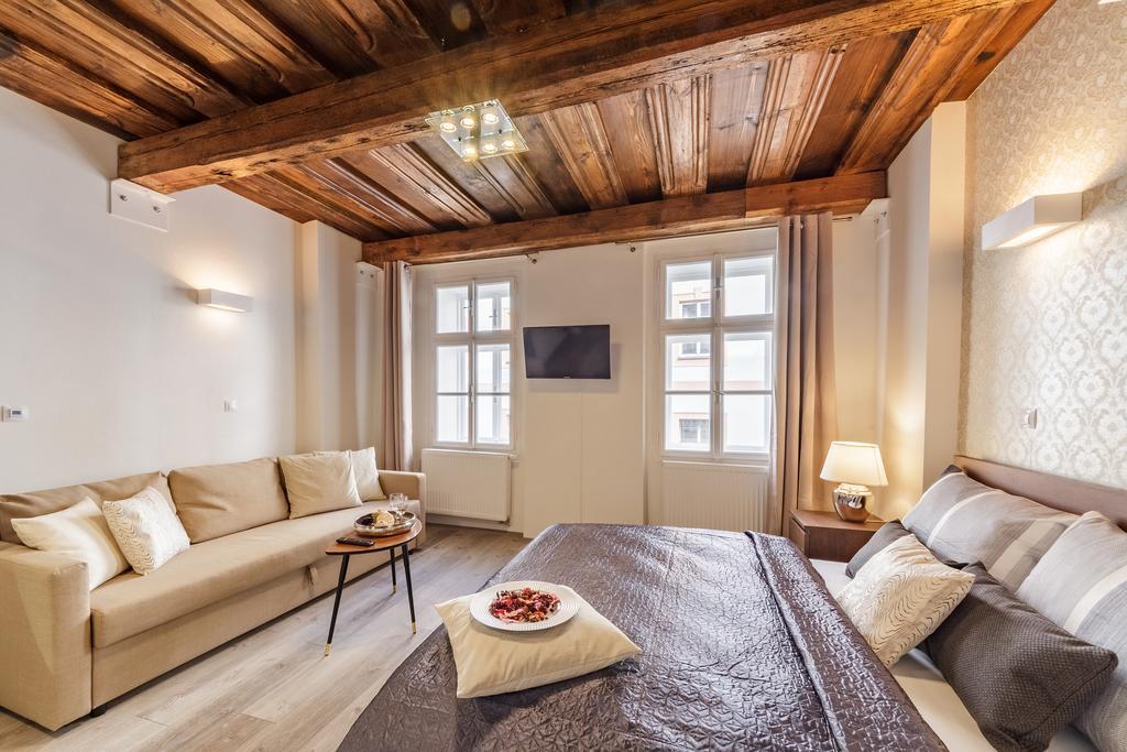 Downtown Royal Apartments Ceske Budejovice Buitenkant foto