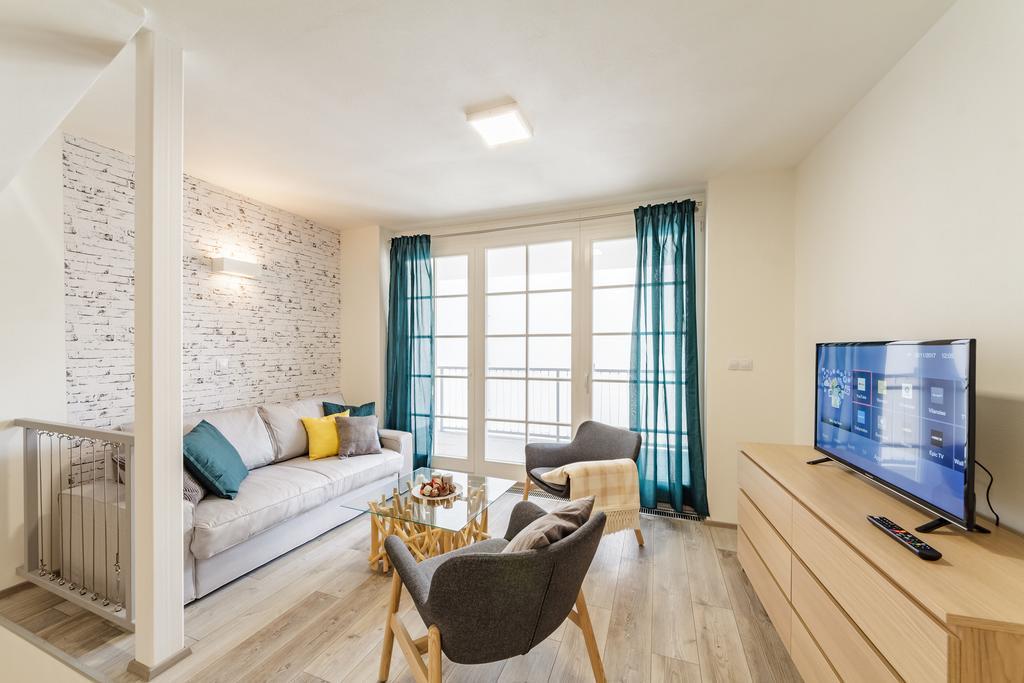 Downtown Royal Apartments Ceske Budejovice Buitenkant foto