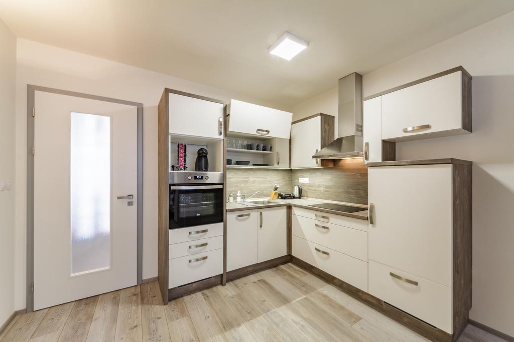 Downtown Royal Apartments Ceske Budejovice Buitenkant foto